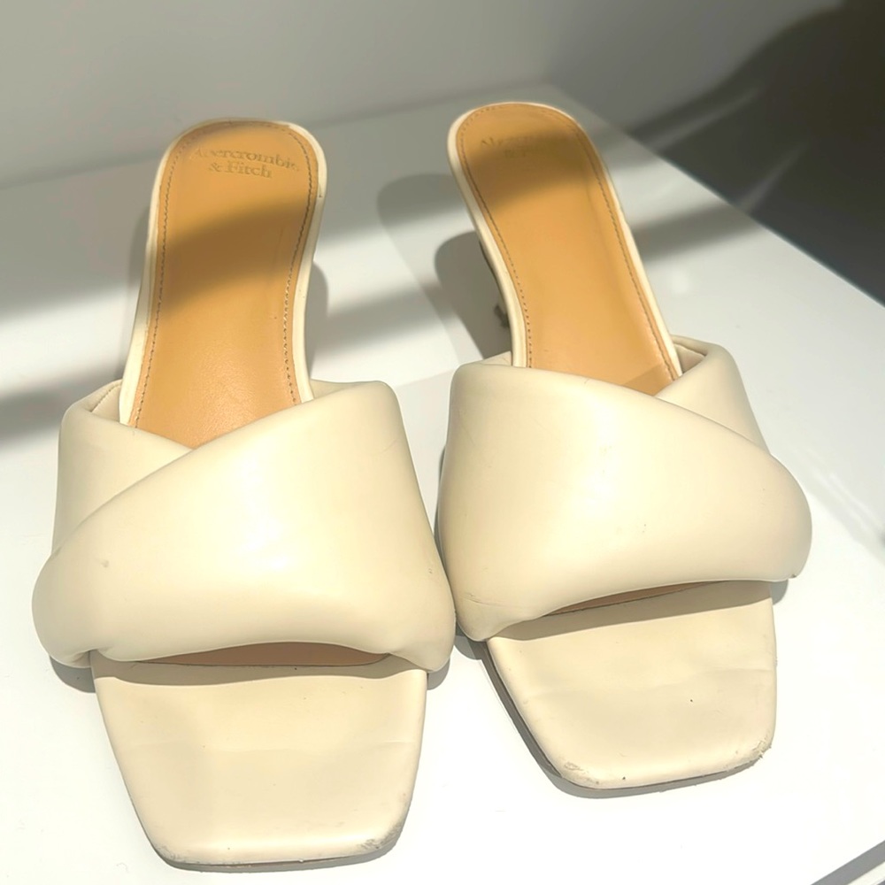 Abercrombie & Fitch Cream Heels